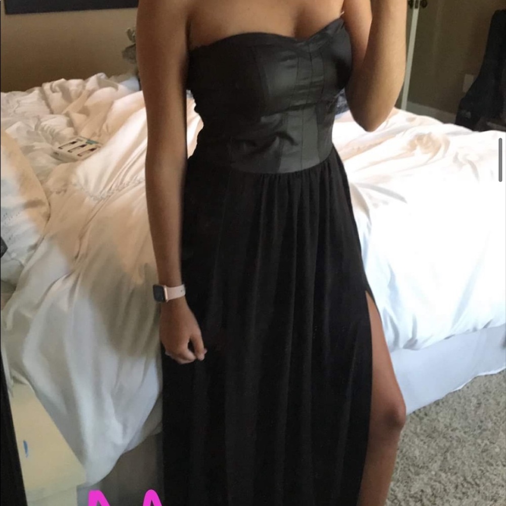Brown strapless dress with slits